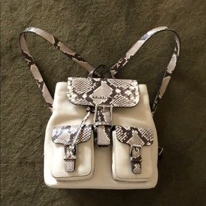 Micheal Kors -NEW medium/ Leather backpack